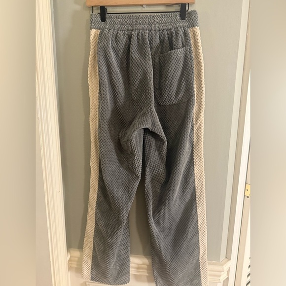 Women’s Chenille Textured Wide-Leg Lounge Pants – Gray with Cream Side Stripe M - Picture 8 of 10
